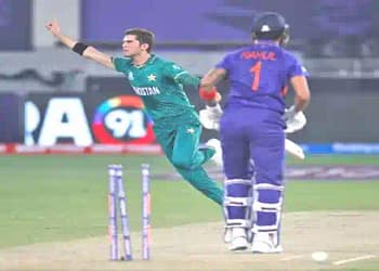 गेंदबाज