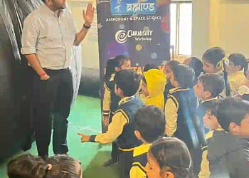 Telescopic Moon Watch