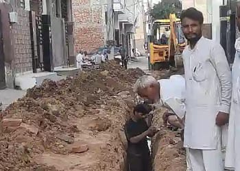 350 फुट नीचे पानी की पाइपलाइन डाली गई