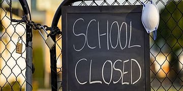 छात्र की मौत से फैलने लगी नोएडा के एक निजी स्कूल में अफवाहें