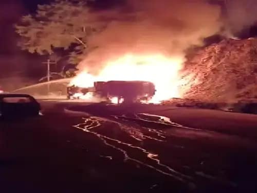 Lover sets father shop on fire