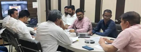 समाधान शिविर में प्राप्त शिकायतों के निवारण प्रगति की समीक्षा