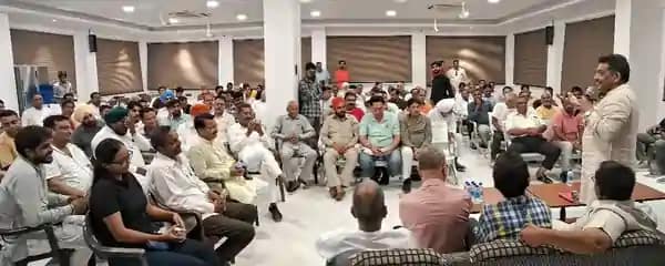 शिवरात्रि पर कार्यक्रम को लेकर श्री बाबा तारा कुटिया परिसर में बैठक का आयोजन।