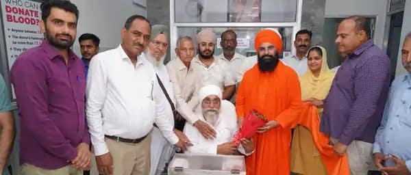 सिरसा के वरदान ब्लड बैंक में 38वें रक्तदान शिविर का आयोजन
