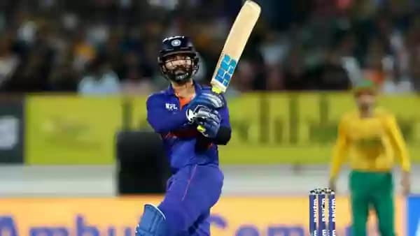 दिनेश कार्तिक