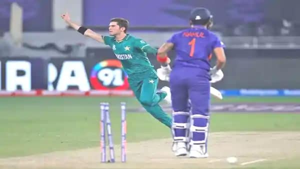 गेंदबाज