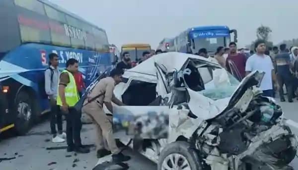 Yamuna Expressway Accident