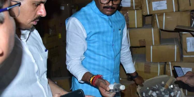 दवा सप्लाई